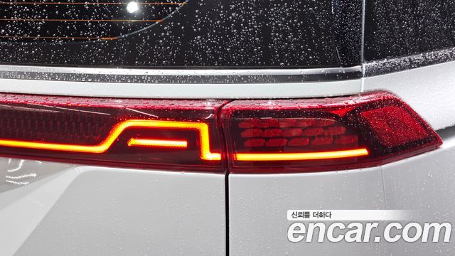Kia Canival 2023 — photo 9