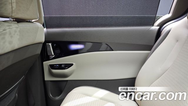 Kia Canival 2023 — photo 15