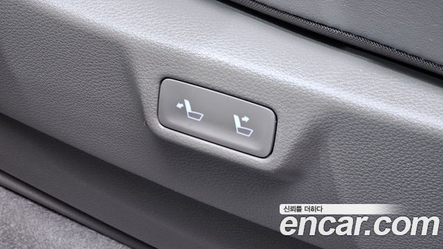Kia Canival 2023 — photo 36