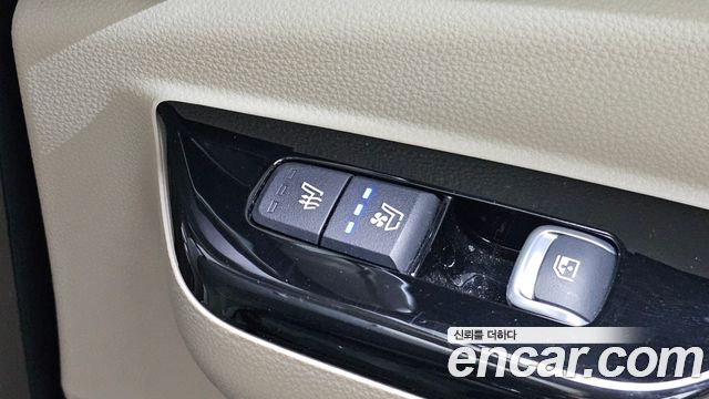 Kia Canival 2023 — photo 37