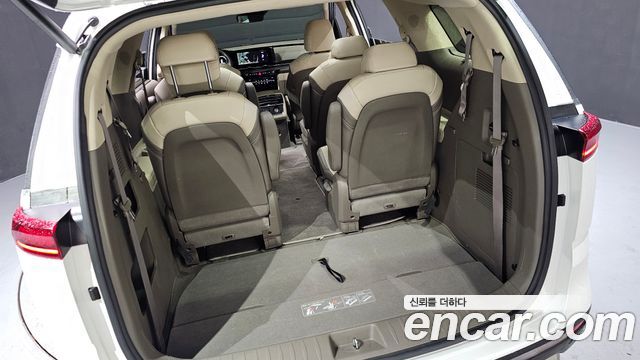 Kia Canival 2023 — photo 39