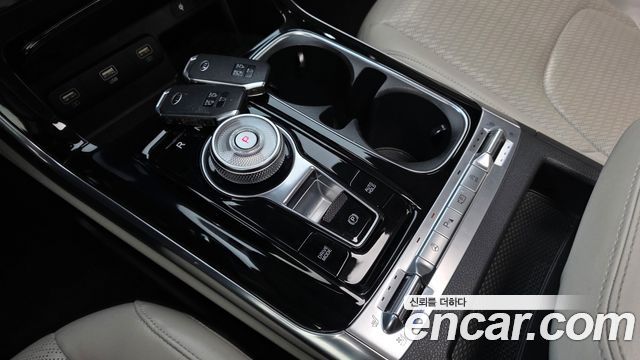 Kia Canival 2021 — photo 12