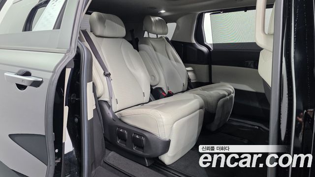 Kia Canival 2021 — photo 17