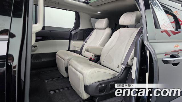 Kia Canival 2021 — photo 18