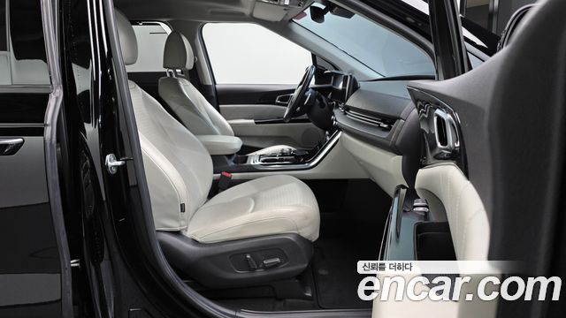 Kia Canival 2021 — photo 16