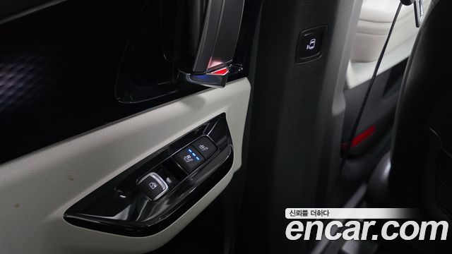 Kia Canival 2021 — photo 28
