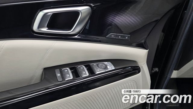 Kia Canival 2021 — photo 31
