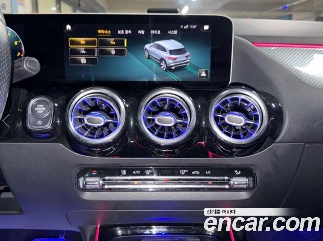 Mercedes-Benz GLA-Class 2020 — photo 9
