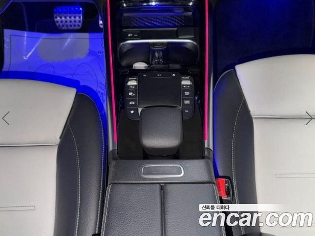 Mercedes-Benz GLA-Class 2020 — photo 11