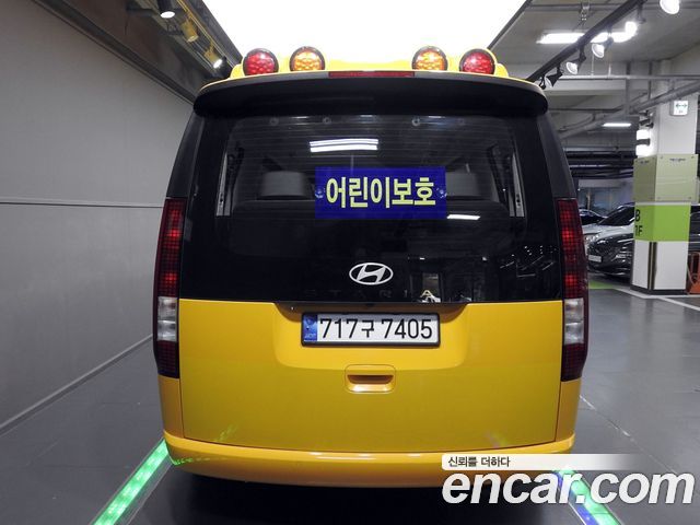 Hyundai Staria 2025 — photo 4