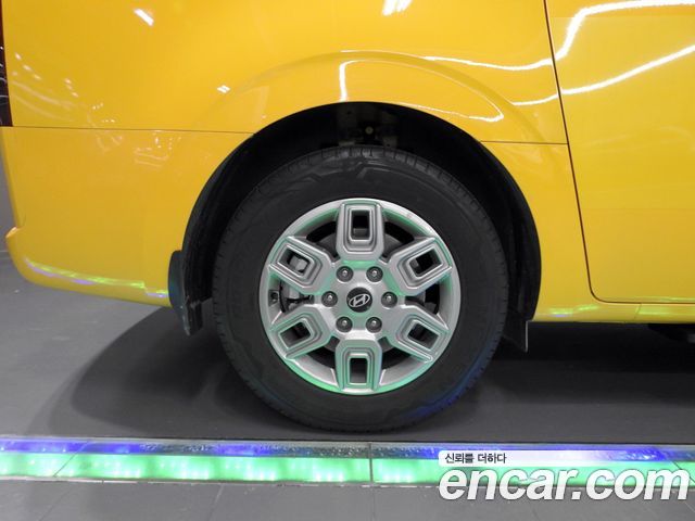 Hyundai Staria 2025 — photo 5