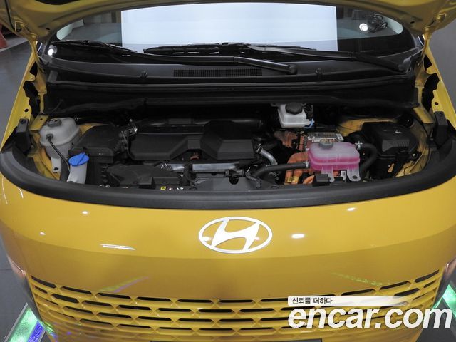 Hyundai Staria 2025 — photo 6