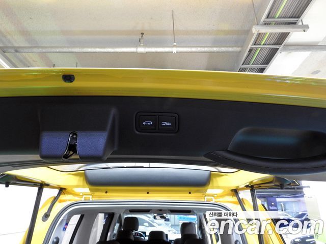 Hyundai Staria 2025 — photo 7