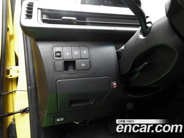 Hyundai Staria 2025 — photo 16