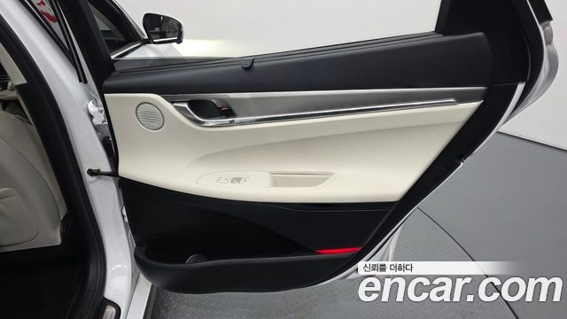 Hyundai Grandeur 2023 — photo 15