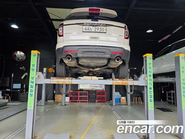 Ford Explorer 2013 — photo 2