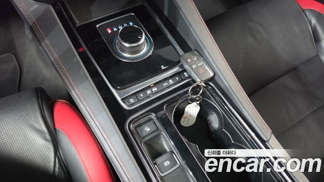 Jaguar F-PACE 2019 — photo 12