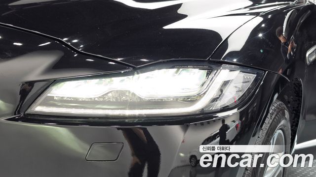 Jaguar F-PACE 2019 — photo 8