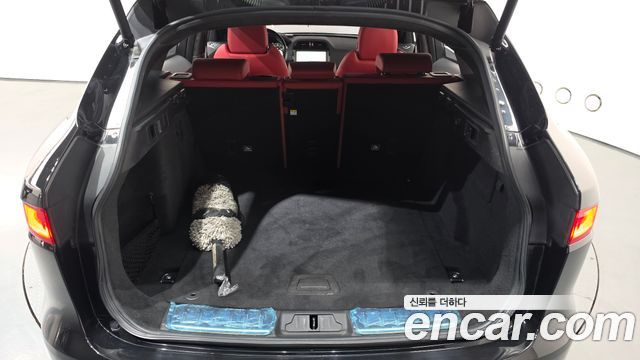 Jaguar F-PACE 2019 — photo 29