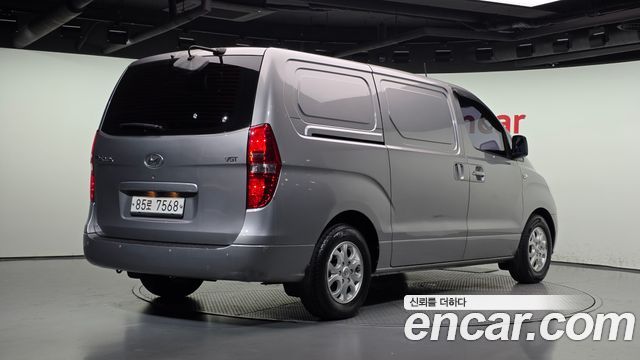 Hyundai Starex 2015 — photo 2