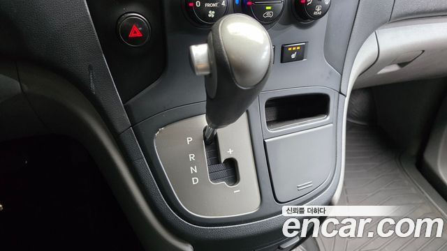 Hyundai Starex 2015 — photo 9
