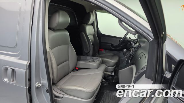 Hyundai Starex 2015 — photo 11