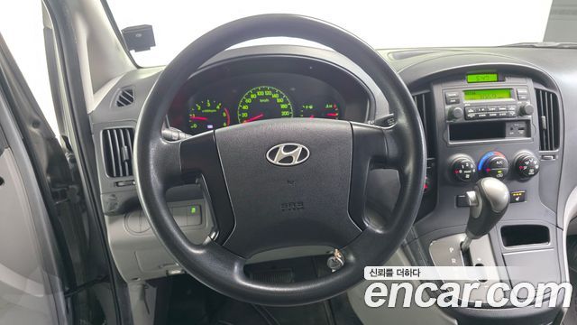 Hyundai Starex 2015 — photo 13