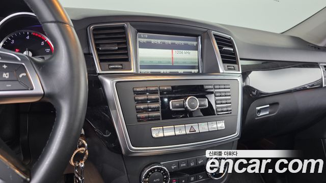 Mercedes-Benz M-class 2013 — photo 26