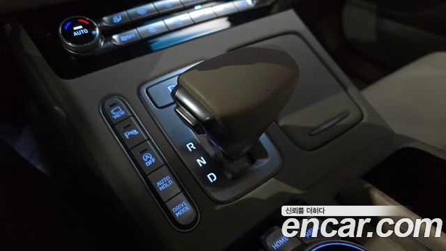 Genesis G90 2019 — photo 12