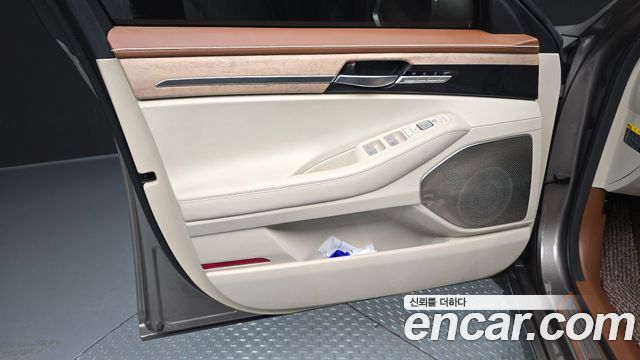Genesis G90 2019 — photo 14