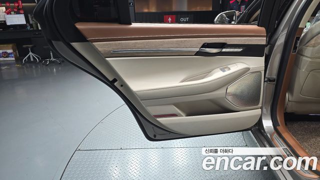 Genesis G90 2019 — photo 15