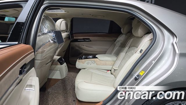 Genesis G90 2019 — photo 16