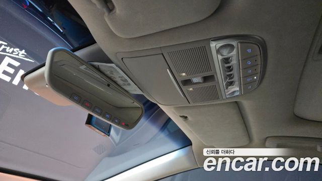 Genesis G90 2019 — photo 28