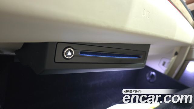 Genesis G90 2019 — photo 30