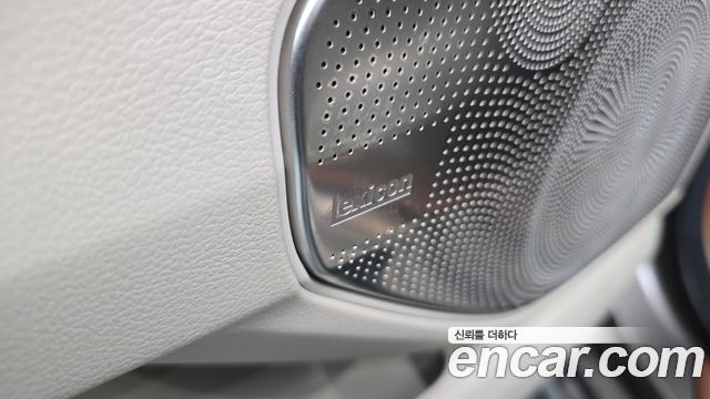 Genesis G90 2019 — photo 31