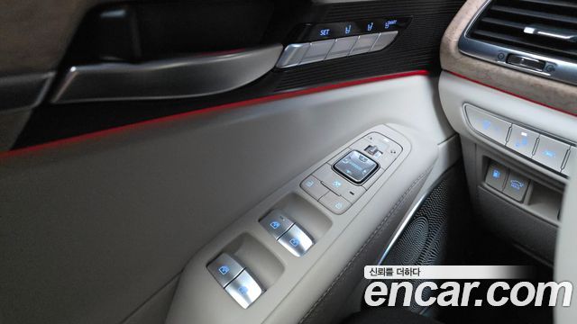 Genesis G90 2019 — photo 32