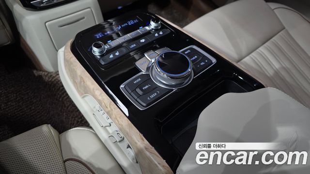 Genesis G90 2019 — photo 38