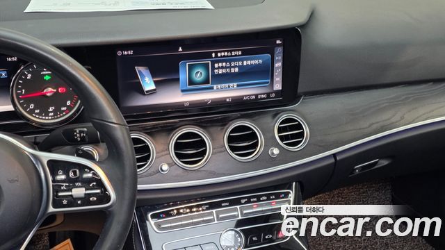 Mercedes-Benz E-Class 2019 — photo 9
