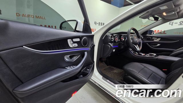 Mercedes-Benz E-Class 2019 — photo 11