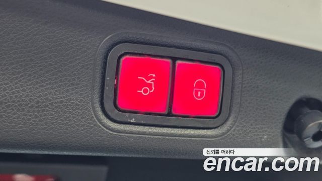 Mercedes-Benz E-Class 2019 — photo 18