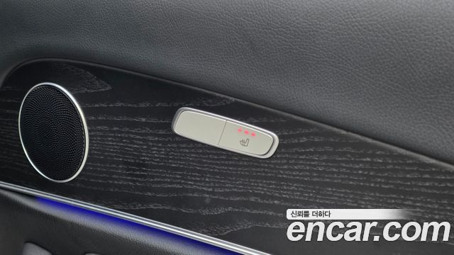 Mercedes-Benz E-Class 2019 — photo 19