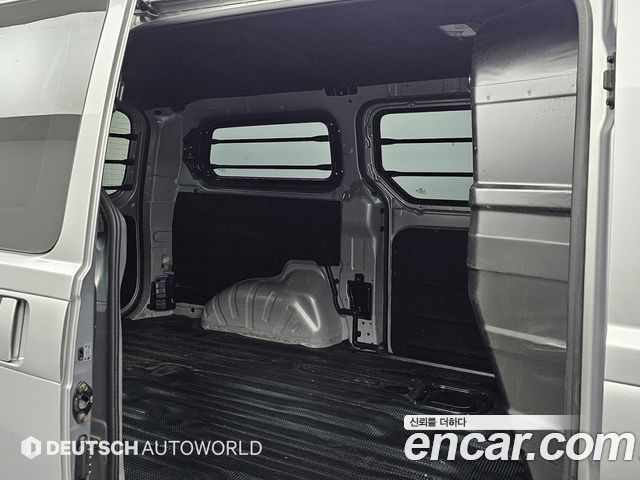 Hyundai Starex 2020 — photo 12