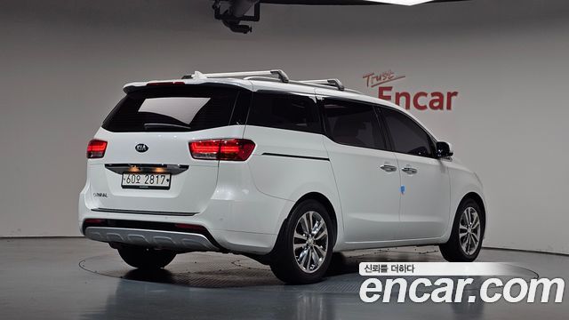 Kia Canival 2018 — photo 2