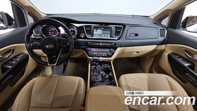 Kia Canival 2018 — photo 7