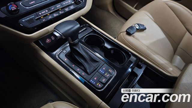 Kia Canival 2018 — photo 9