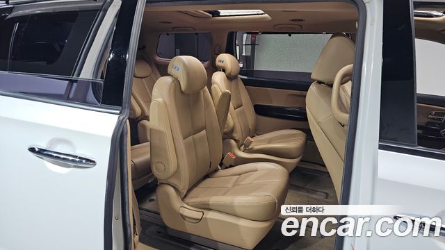 Kia Canival 2018 — photo 11