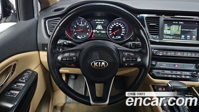 Kia Canival 2018 — photo 13