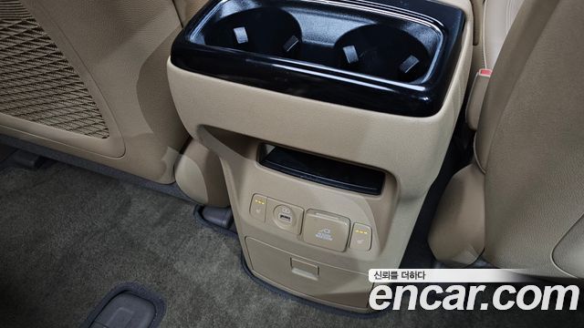 Kia Canival 2018 — photo 18