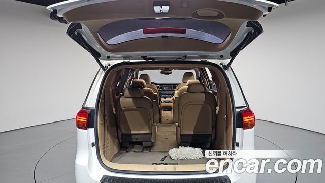 Kia Canival 2018 — photo 20