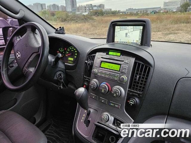 Hyundai Starex 2015 — photo 13